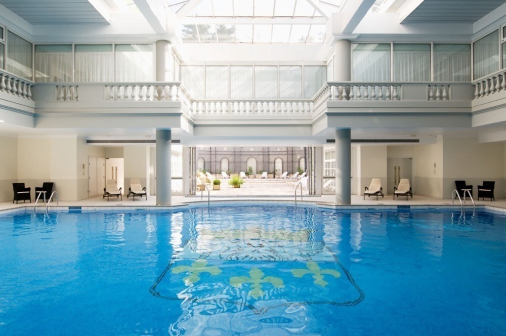 trianon palace piscine