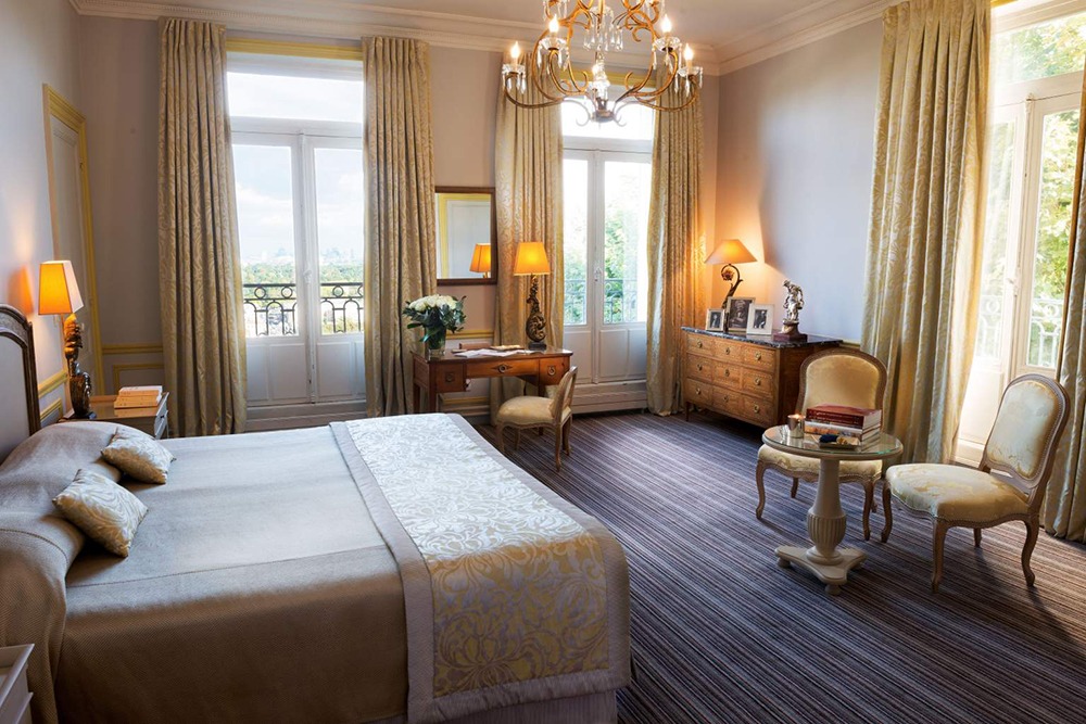 hotel-pavillon-henri-IV-chambre-luxe-paris